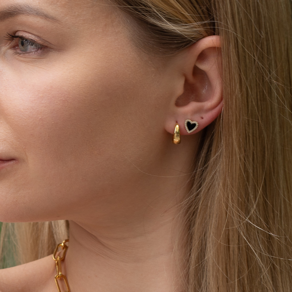 Pave Stone Heart Amour de Soi Earrings